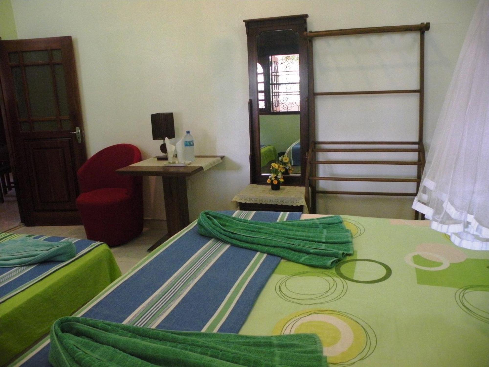Henderson Airport Residence Negombo Pokoj fotografie