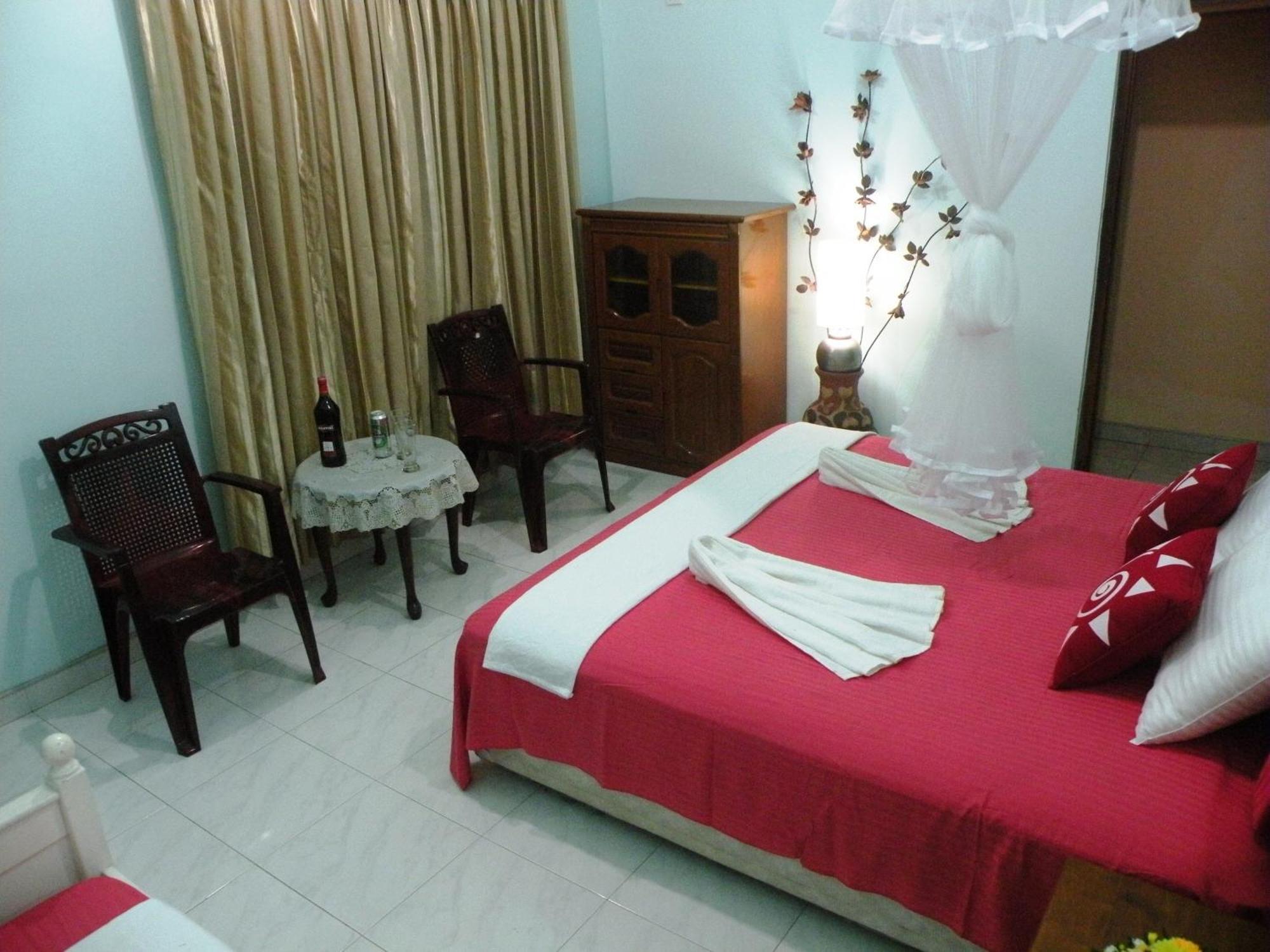 Henderson Airport Residence Negombo Pokoj fotografie