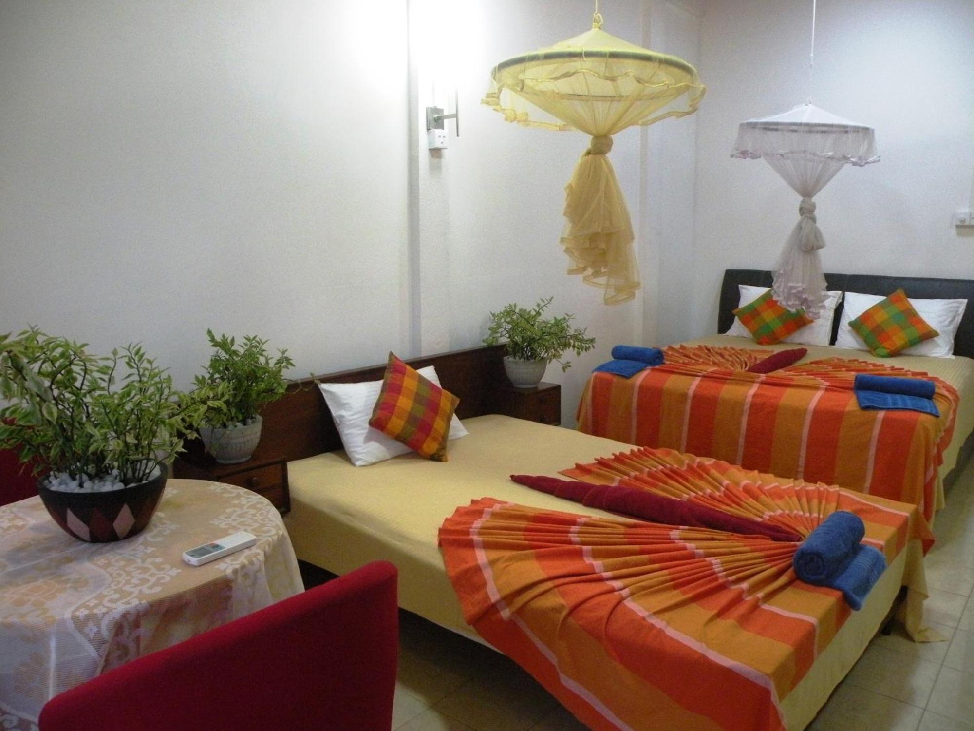 Henderson Airport Residence Negombo Pokoj fotografie