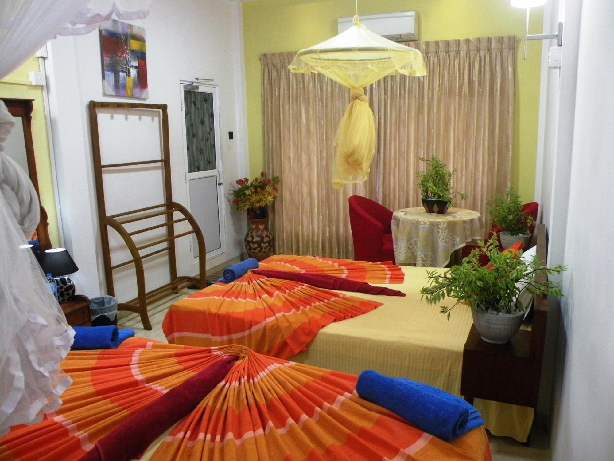 Henderson Airport Residence Negombo Pokoj fotografie